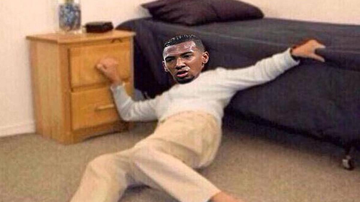 Dabei sieht die Szene eigentlich eher so aus, als hätte der argentinische Superstar ihn aus dem Bett geworfen