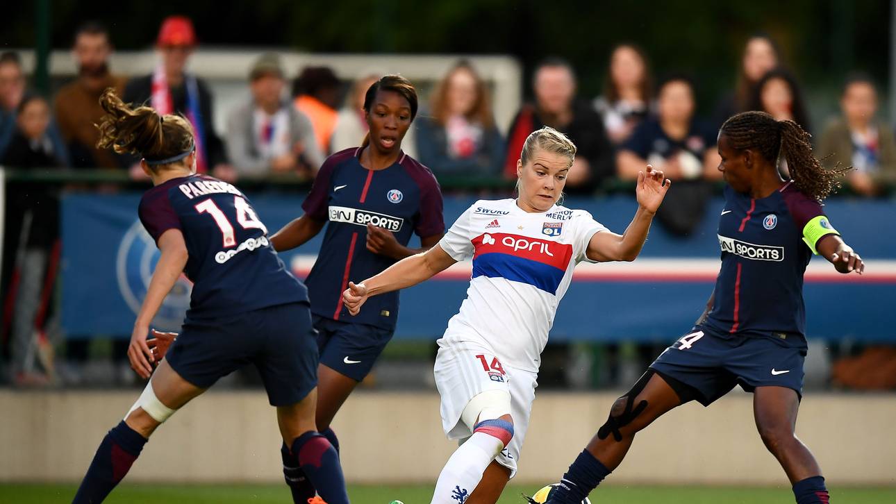 FBL-FRA-WOMEN-D1-PARIS-LYON