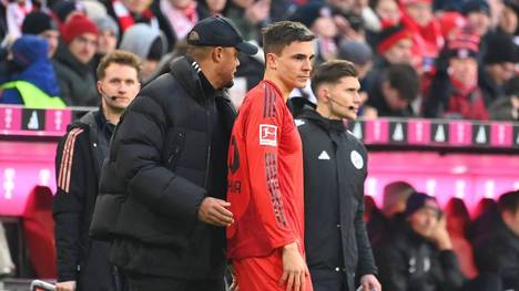 Der FC Bayern muss Geld und vor allem Gehälter einsparen. Daher stehen auch einige mögliche Spieler auf einer Verkaufsliste - doch ein Name wäre ein "harter Schlag" für den Rekordmeister. 