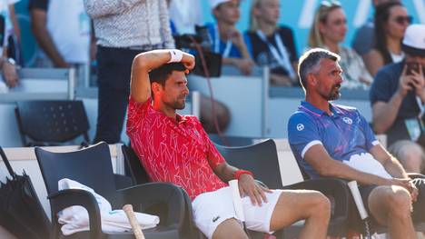 Novak Djokovics (vorne) Trainer Goran Ivanisevic (hinten) hat es ebenfalls erwischt