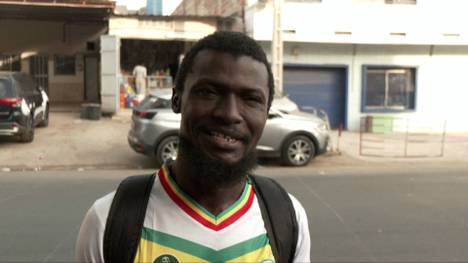 Der afrikanische Fußballverband wertet das Finale des Afrika Cups zwischen Marokko und dem Senegal nachträglich um. Im Senegal ist man fassungslos.