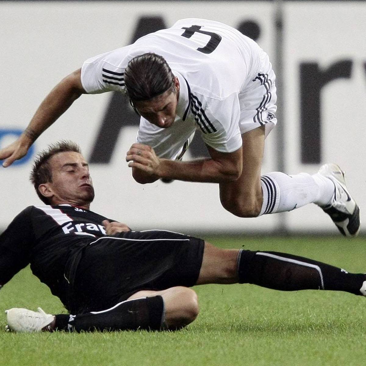 Vor dem UEFA-Supercup-Finale zwischen Real Madrid und Eintracht Frankfurt werden Erinnerungen an ein Duell im Jahr 2008 wach. Der damalige Trainer Friedhelm Funkel erinnert sich - und beleuchtet den erstaunlichen Wandel der Eintracht.