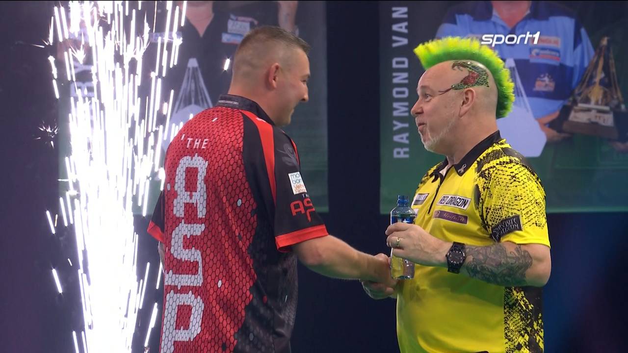 Darts Premier League: Nathan Aspinall besiegt Peter Wright