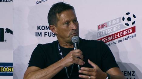 Roger Schmidt erzählt über seine freie Zeit nach seiner Trainerstation bei Benfica Lissabon. Außerdem spricht er über ein mögliches Leipzig-Angebot.