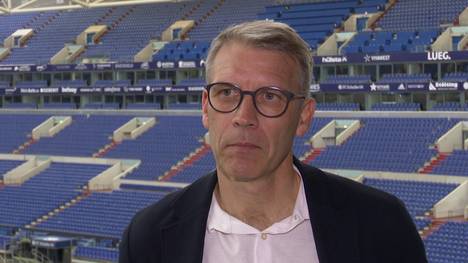Schalkes Sportvorstand Peter Knäbel sieht nach dem sportlichen Abstieg die Verpflichtung von Frank Kramer im Sommer als Fehler an. 