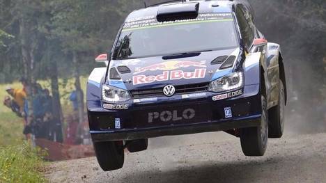 Jari-Matti Latvala fliegt dem Sieg bei der Rallye Finnland entgegen