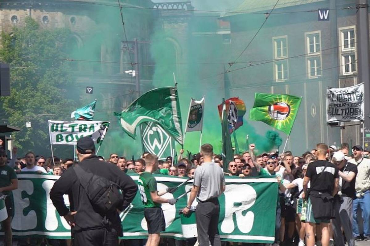 Spektakuläre Bilder bei Fanmarsch durch Bremen