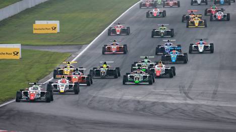 Die Formel 4 startet in ihr letztes Rennen in Oschersleben