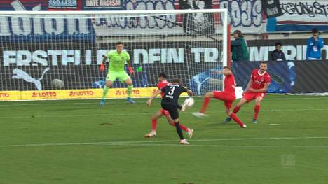 Der FC Augsburg gerät beim 1. FC Heidenheim frühzeitig ins Hintertreffen. Die Fuggerstädter zeigen jedoch tolle Moral und bescheren ihrem neuen Trainer Jess Thorup einen Auftakt nach Maß.