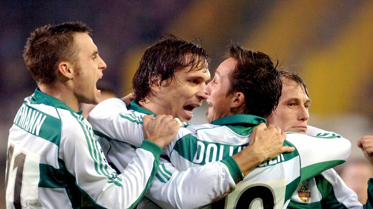 ÖSTERREICH - RAPID WIEN (32 Titel): Letztmals sicherte sich Rapid die Meisterschaft 2007/08 um Kapitän Marek Kincl (Mitte) und Rapid-Legende Steffen Hofmann (l.). Seitdem ist RedBull Salzburg das Maß aller Dinge. Historisch bedingt gewann Rapid 1941 sogar die deutsche Meisterschaft