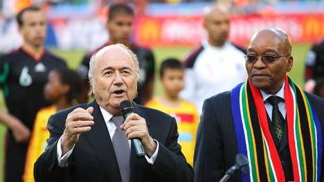 Sepp Blatter (l.) mit Südafrikas Präsident Jacob Zuma
