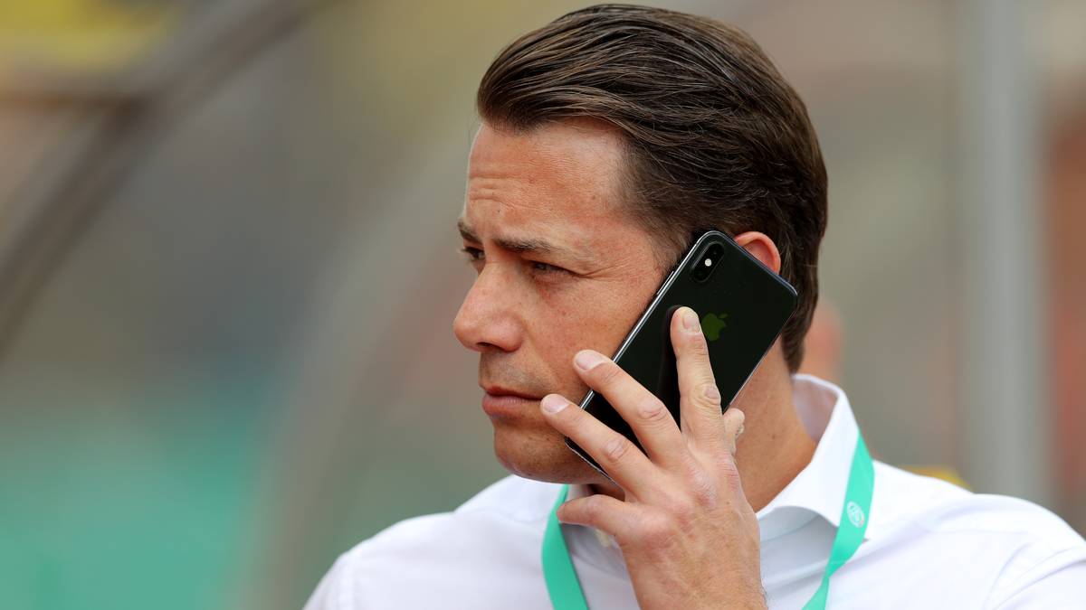 BVB-Nachwuchskoordinator Lars Ricken ist voll des Lobes über den 17-Jährigen: "Giovanni ist im zentralen Mittelfeld zu Hause und ohne Zweifel ein riesiges Talent"