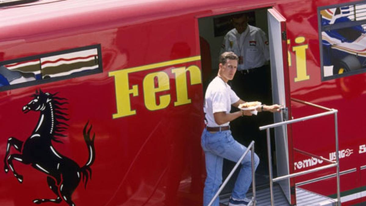 1996 wagte der damals bereits zweimalige Weltmeister aus Kerpen den Schritt zu Ferrari 
                  
                  