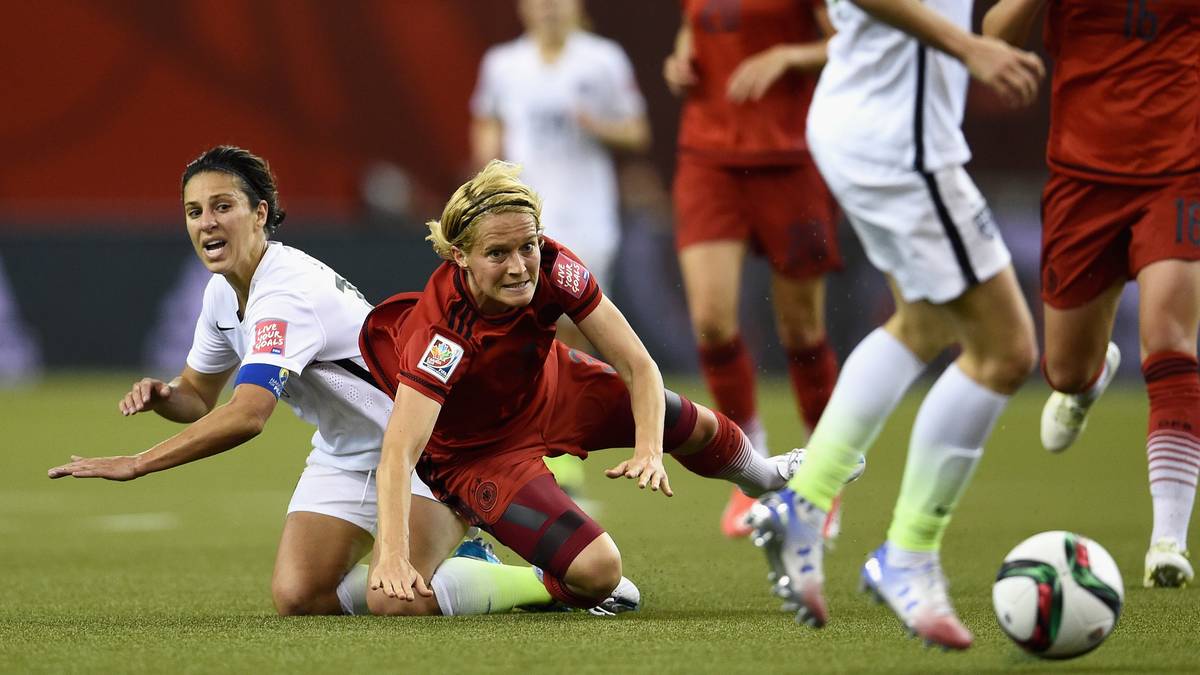 SASKIA BARTUSIAK: Rückte wieder für Babett Peter in die Mannschaft. War sehr auf Sicherheit bedacht. Insgesamt war sie nicht in der Verfassung wie bei der EM 2013.
SPORT1-Note: 3,5
