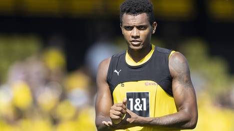 Erfolgstrainer Pep Guardiola erklärt die Beweggründe für die Verpflichtung von Manuel Akanji. Dieser wechselte etwas überraschend von Borussia Dortmund zu Manchester City. 