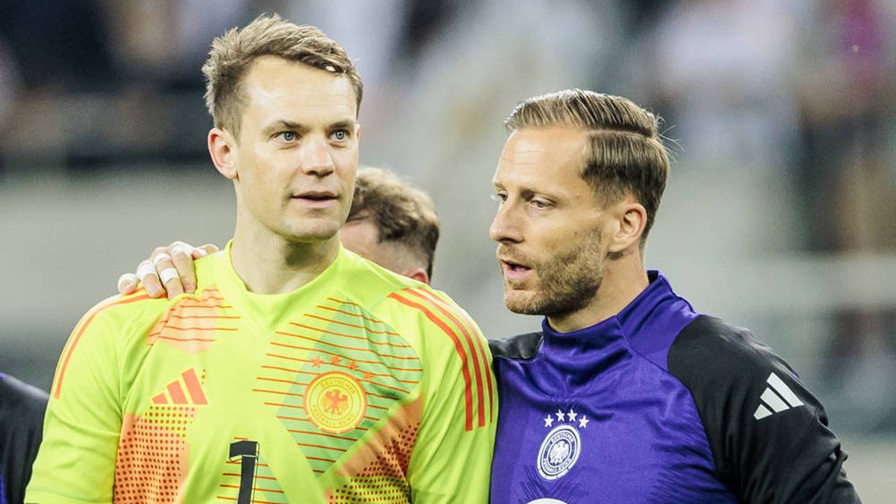 Oliver Baumann (r.) interessiert sich nicht für die Debatte um eine mögliche DFB-Rückkehr von Manuel Neuer