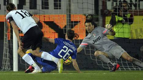 Milan Djuric (l.) erzielt die zwischenzeitliche Führung für Cesena