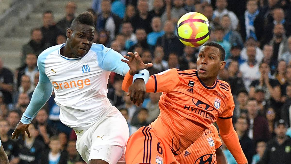 Vielmehr noch: Der 29 Jahre alte Angreifer ist nach neun Jahren wieder daheim, im Schoße der Familie. Für die nächsten Jahre spielt Super Mario nun für den Serie-A-Aufsteiger Brescia Calcio