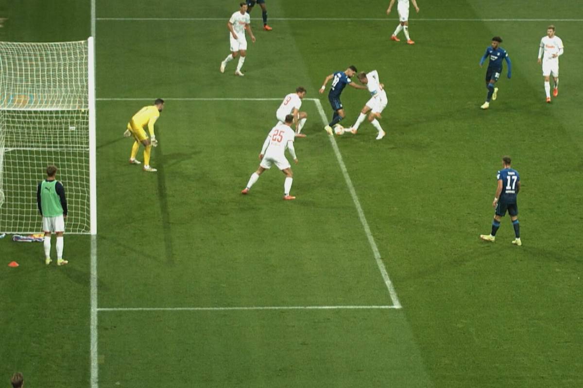 Die TSG Hoffenheim feiert in der zweiten Pokalrunde gegen Holstein Kiel einen Kantersieg. Alle Tore und Highlights im Video.