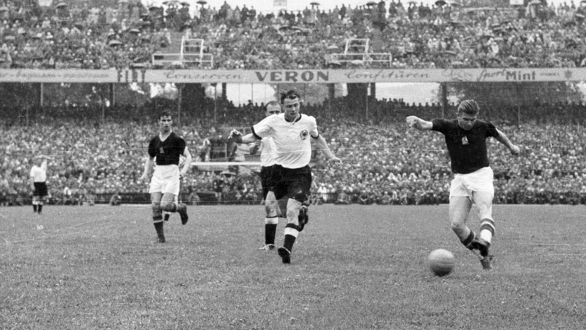 KARL MAI (Außenläufer): Der "Charly" genannte Fürther Spieler deckte im Finale als linker Außenläufer den ungarischen WM-Torschützenkönig Sándor Kocsis