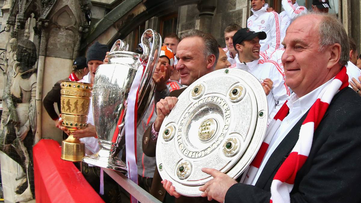 Der 1900 gegründete FC Bayern dagegen hat 27-mal die Meisterschaft, 18-mal den DFB-Pokal sowie international den UEFA-Cup (1996), den Europapokal der Pokalsieger (1967), dreimal den Weltpokal (1976, 2001 und 2013) und fünfmal den Europapokal der Landesmeister bzw. die Champions League (1974, 1975, 1976, 2001, 2013) gewonnen
