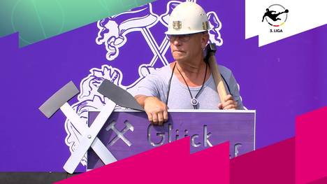 Die ganze Region im Vereinsnamen, die ganze Region hinter sich: FC Erzgebirge Aue! Die Macht aus dem Schacht steht wie kein zweiter Ost-Verein für Arbeitermentalität - der Mythos des FC Erzgebirge Aue!