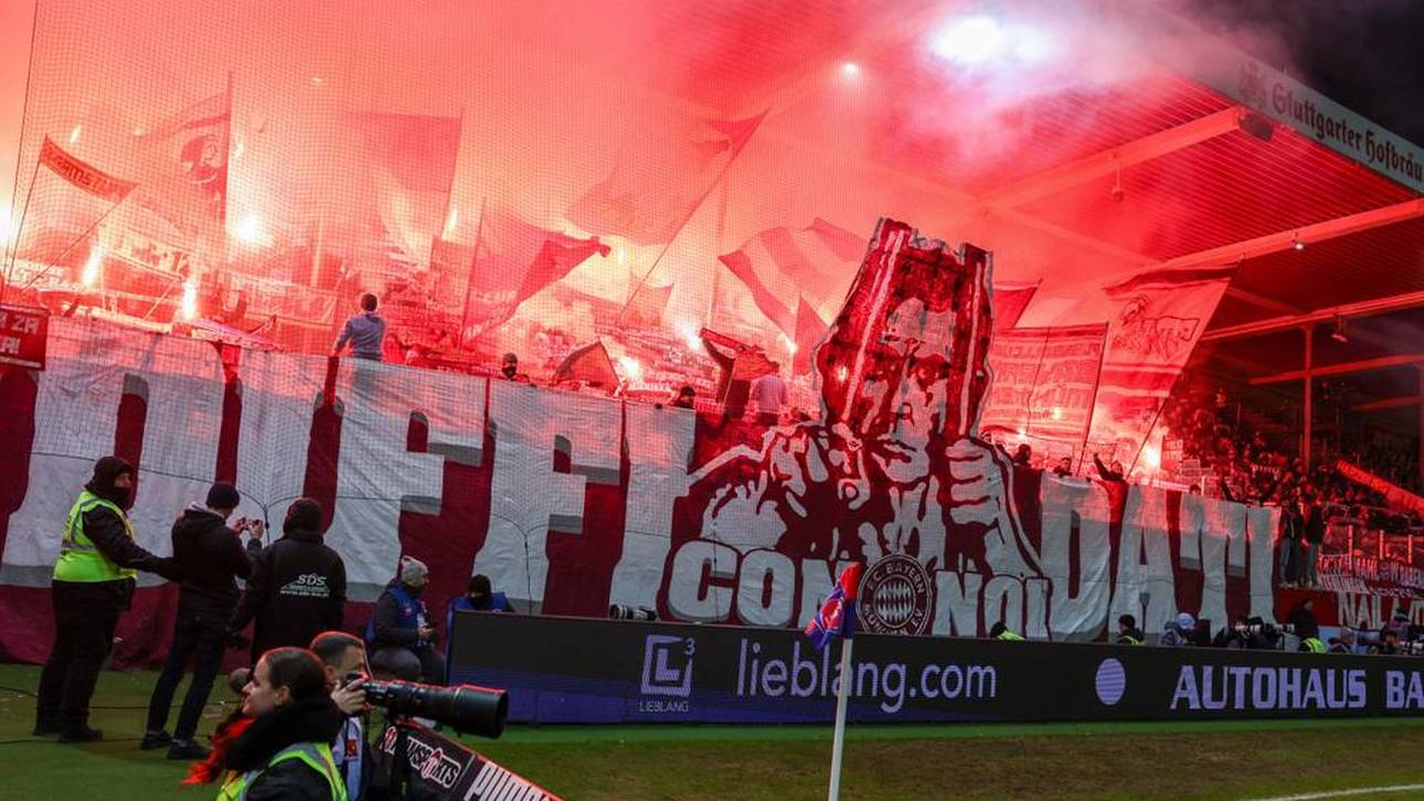 Die Fans des FC Bayern München verfackeln wieder viel Pyrotechnik
