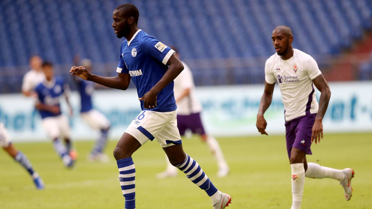 SALIF SANE: Der senegalesische Nationalspieler ist Naldos potenzieller Nachfolger. Kam aus Hannover, ist eine Kante von Innenverteidiger. Bringt Zweikampfhärte und Kopfballstärke mit. Nicht die schlechtesten Eigenschaften, um für die Champions League gerüstet zu sein