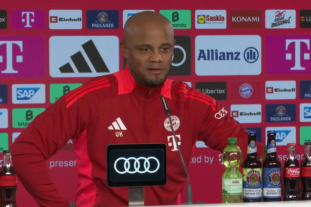 Bayern-Trainer Vincent Kompany spricht auf der Pressekonferenz über eine mögliche Vertragsverlängerung mit Leroy Sané.