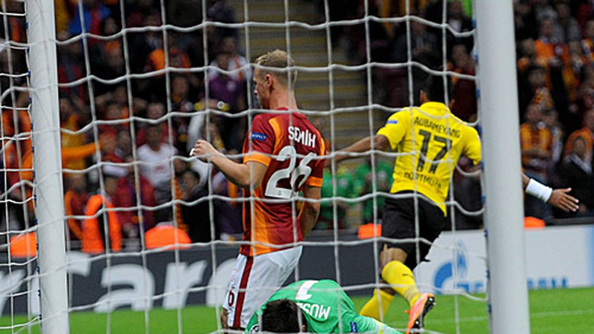 Beeindrucken lässt sich der BVB davon allerdings nicht. Im Gegenteil: Pierre-Emerick Aubameyang trifft schon in der 6. Minute zur Führung