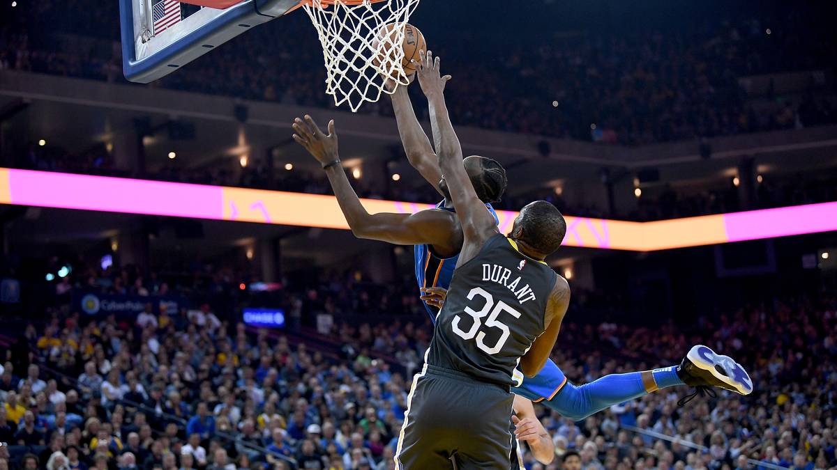 PLATZ 2 - GOLDEN STATE WARRIORS (48-14): Der Champion schafft es nicht auf Platz eins. Natürlich zaubern sich Steph Curry, Kevin Durant und Co. auch in dieser Saison wieder durch die Liga. In den Topspielen der Western Conference gegen Houston und OKC fehlte dem Starensemble aber hin und wieder der Biss