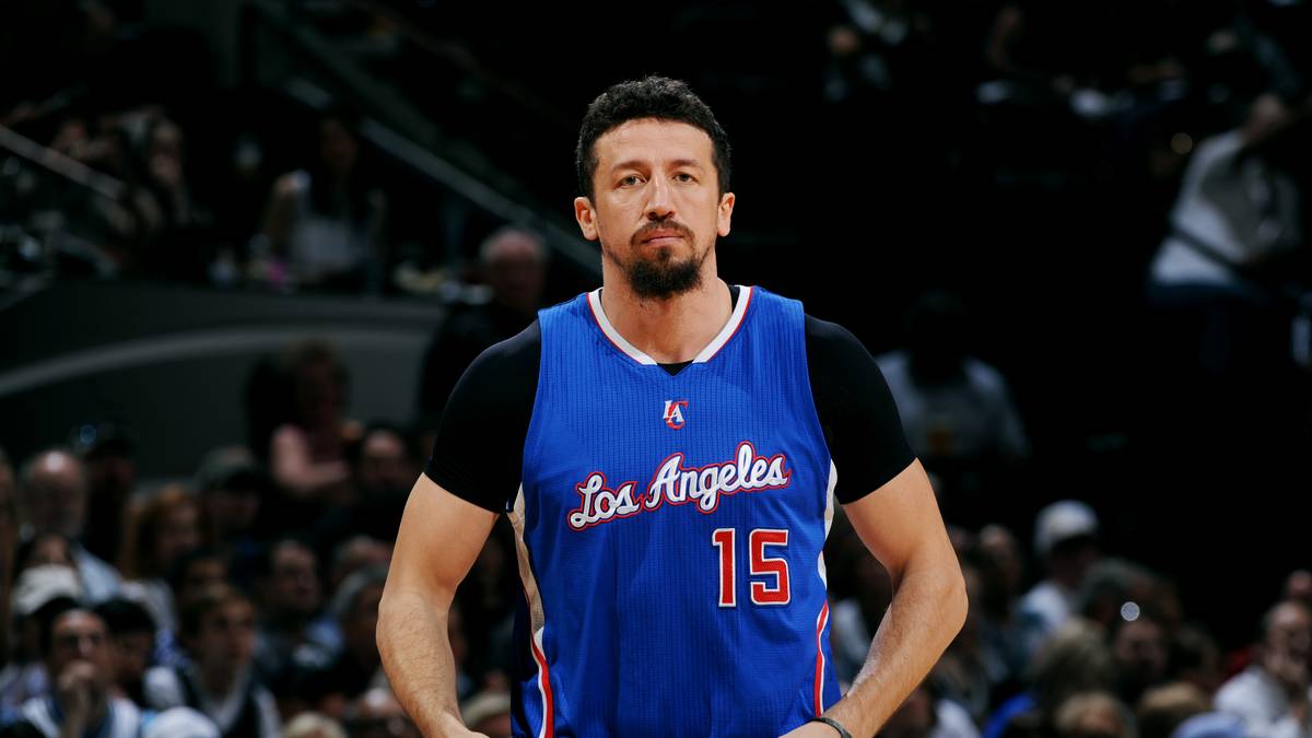 Turkoglu ist zahlreichen deutschen Fans vor allem durch das EM-Halbfinale 2001 in Erinnerung. Damals rettet er die Türken gegen Nowitzki und Co. erst mit einem Dreier kurz vor Schluss in die Verlängerung und führt sie dann auch noch mit dem entscheidenen Korbleger zum Sieg