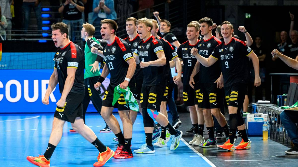 Riesenjubel bei Deutschlands U21-Handballern nach dem Titel-Gewinn