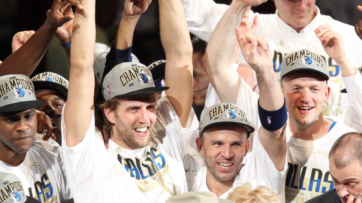 2011 krönt er seine Laufbahn mit dem Gewinn der Meisterschaft. Aktuell liegt der 37-jährige "Dirkules" bereits auf Platz sieben der besten Scorer der NBA-Geschichte. Nowitzki fehlen noch 477 Punkte auf Shaquille O'Neal auf Rang sechs