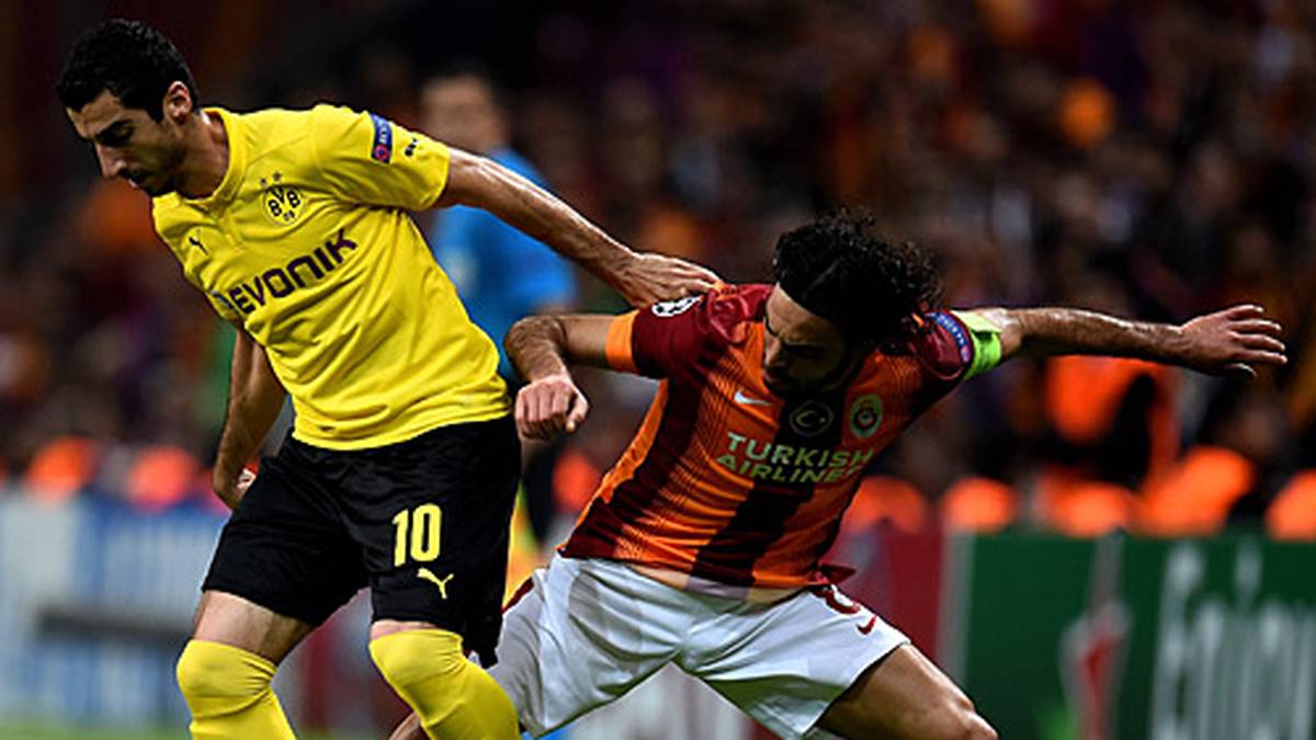 Henrikh Mkhitaryan (l.) und Co. zeigen einen durchweg souveränen Auftritt - von den Hausherren ist nur wenig zu sehen