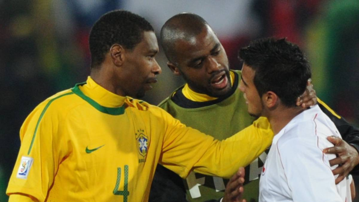 Auch bei der WM 2010 in Südafrika spielen Vidal und Chile stark. Im Achtelfinale ist aber trotzdem Schluss gegen Brasilien