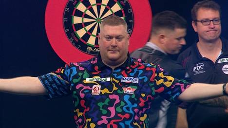 Ricky Evans gewinnt das Achtelfinale beim Grand Slam of Darts gegen Luke Woodhouse, nachdem er zwischenzeitlich mit drei Legs zurückliegt.