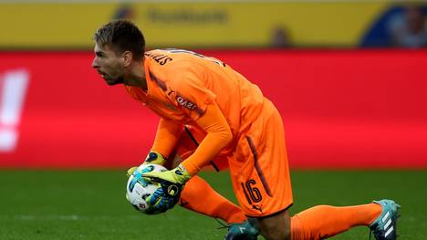 Ron-Robert Zieler wurde von Fans des 1. FC Köln übel beleidigt