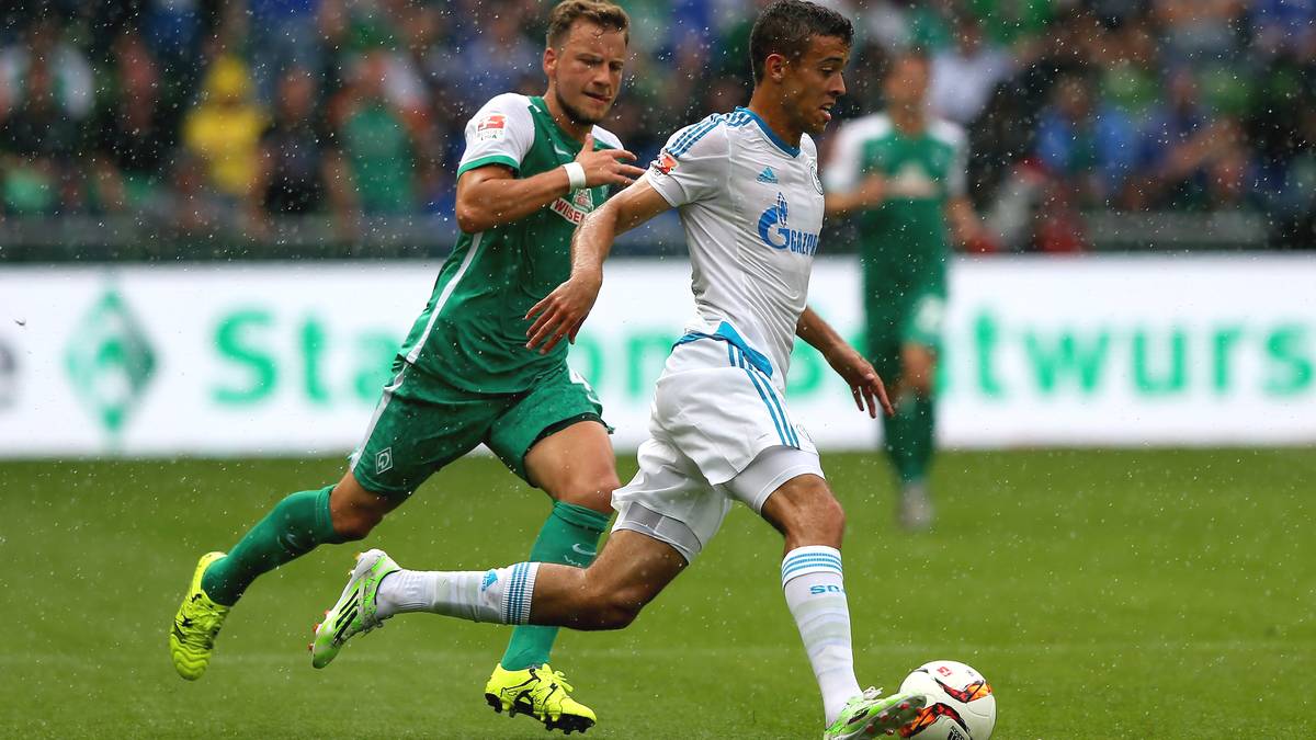 Werder Bremen v FC Schalke 04 - Bundesliga