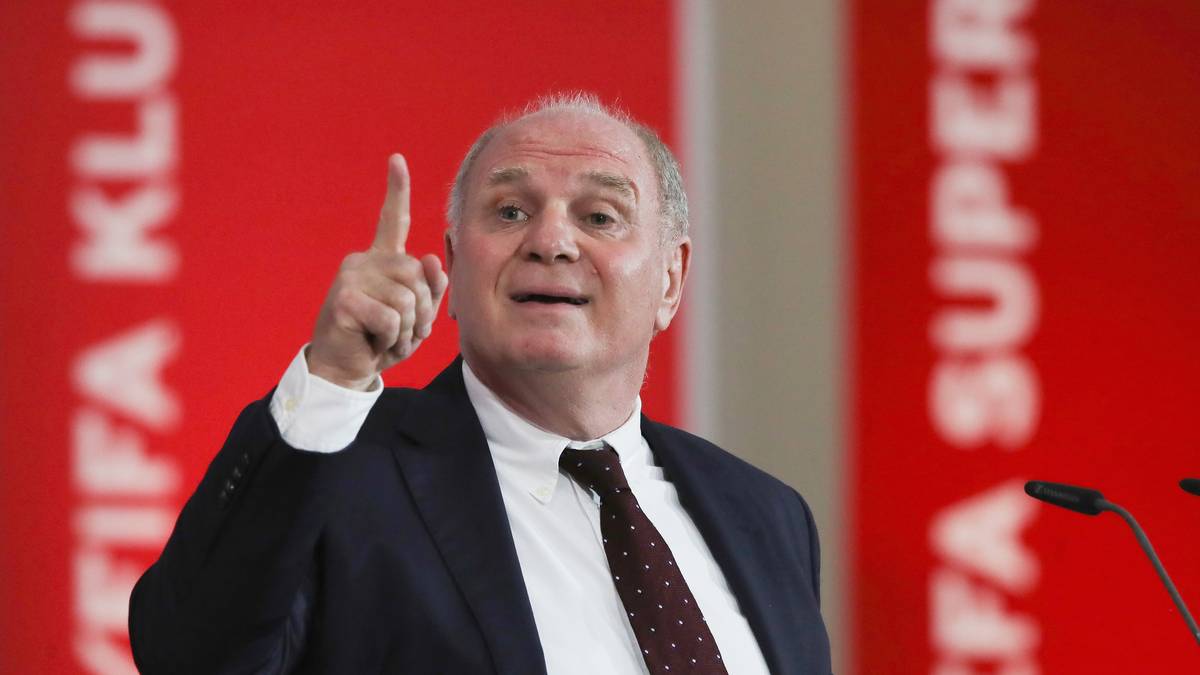 Im Anschluss an die JHV tritt Hoeneß vor die Presse und erzählt seine Version der Geschichte. Er enthüllt auch, dass der Riss tiefer liegt als bisher bekannt: "Ich werde zu dem Thema nix mehr sagen, ich habe mit Paul Breitner gebrochen, als ich aus dem Gefängnis kam - und das war's für mich" 