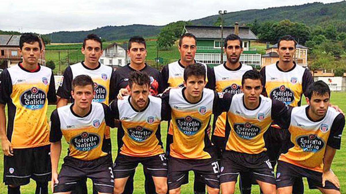 Skurriles hat sich auch der Zweitliga-Klub CD Lugo einfallen lassen. Der spanische Verein hat einen Bierhersteller als Trikotsponsor an Land gezogen - wie sich unschwer erkennen lässt 