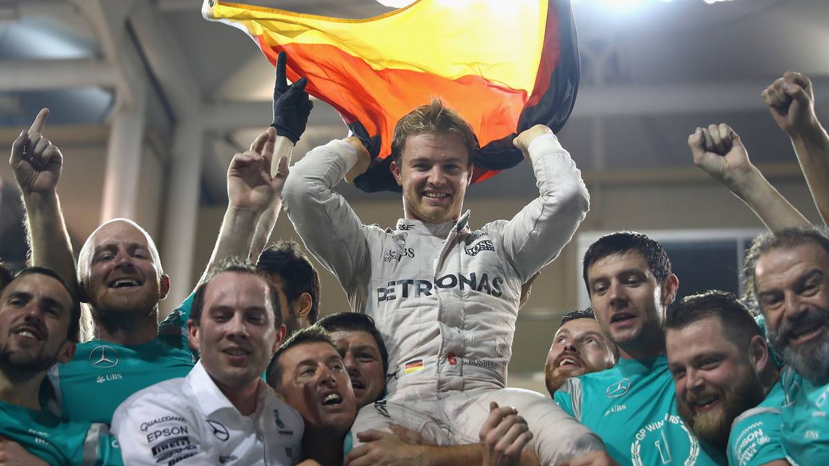 In der Formel 1 war Nico Rosberg 2016 nicht zu schlagen, in Sachen Geldverdienen hat er aber Luft nach oben. Zwar schafft er es in der "Forbes"-Liste der bestverdienenden Sportler als einer von zwei Deutschen in die Top 100, landet mit 21 Millionen US-Dollar aber nur auf Rang 98