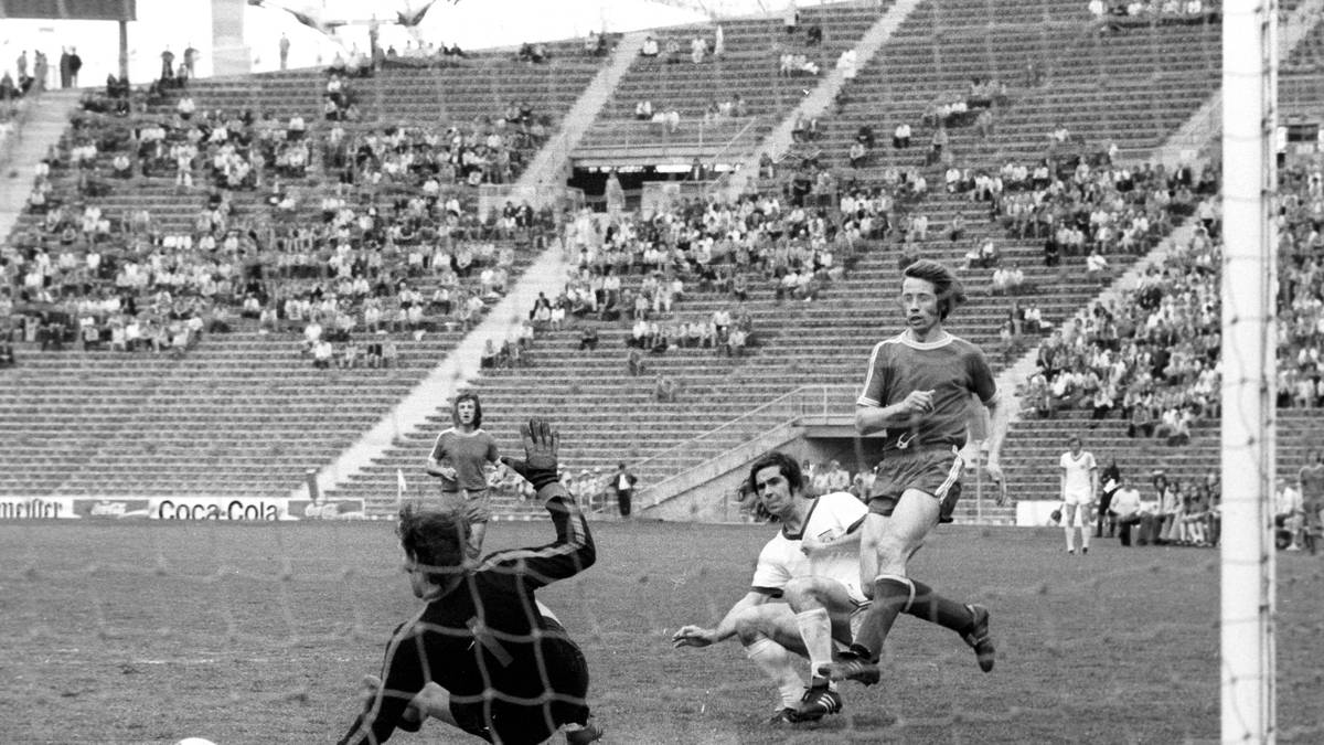 Die "Roten Teufel" fangen sich am 5. Mai 1973 fünf Hütten von Müller. Mit schlappen 36 Toren holt sich der "Bomber" natürlich wieder die Torjägerkanone