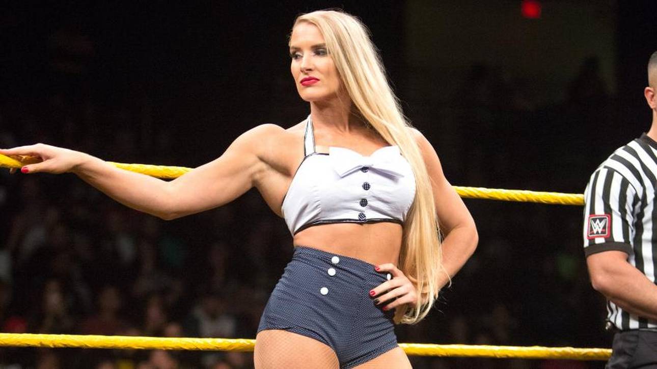 Lacey Evans diente fünf Jahre bei den US-Marines