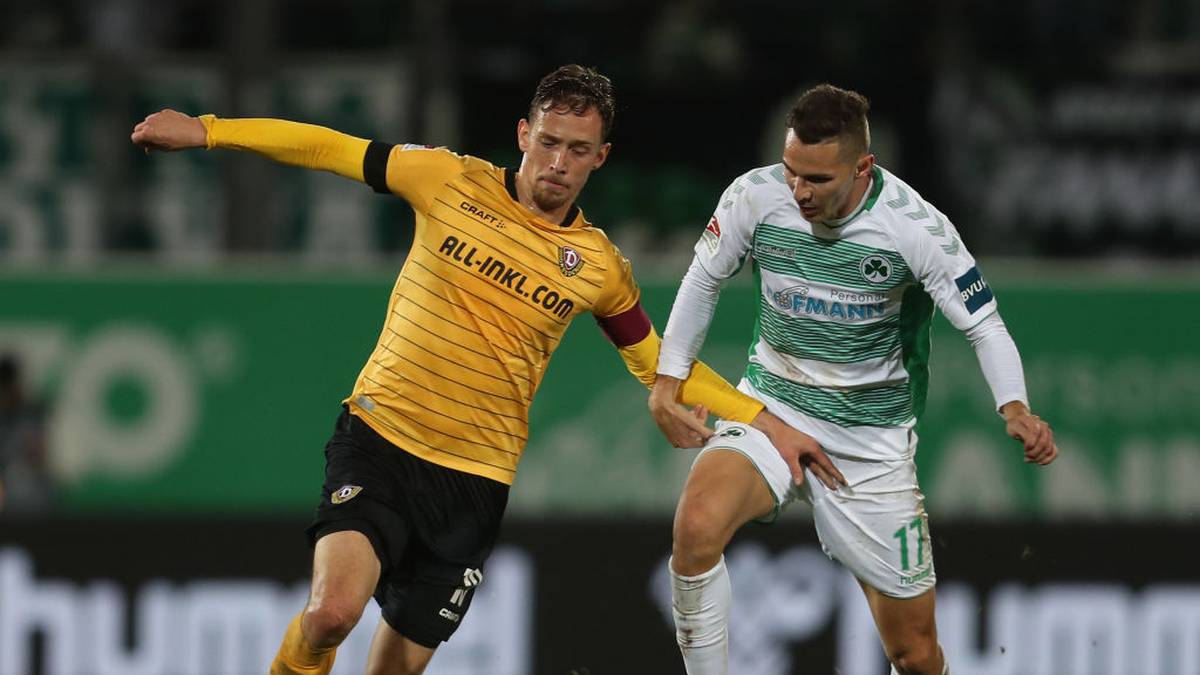 FUERTH, GERMANY - OCTOBER 18:  Branimir Hrgota (R) of Greuther Fuerth fights for the ball with Jannik Mueller of Dynamo Dresden during the Second Bundesliga match between SpVgg Greuther Fürth and SG Dynamo Dresden at Sportpark Ronhof Thomas Sommer on October 18, 2019 in Fuerth, Germany. (Photo by Alexandra Beier/Bongarts/Getty Images)