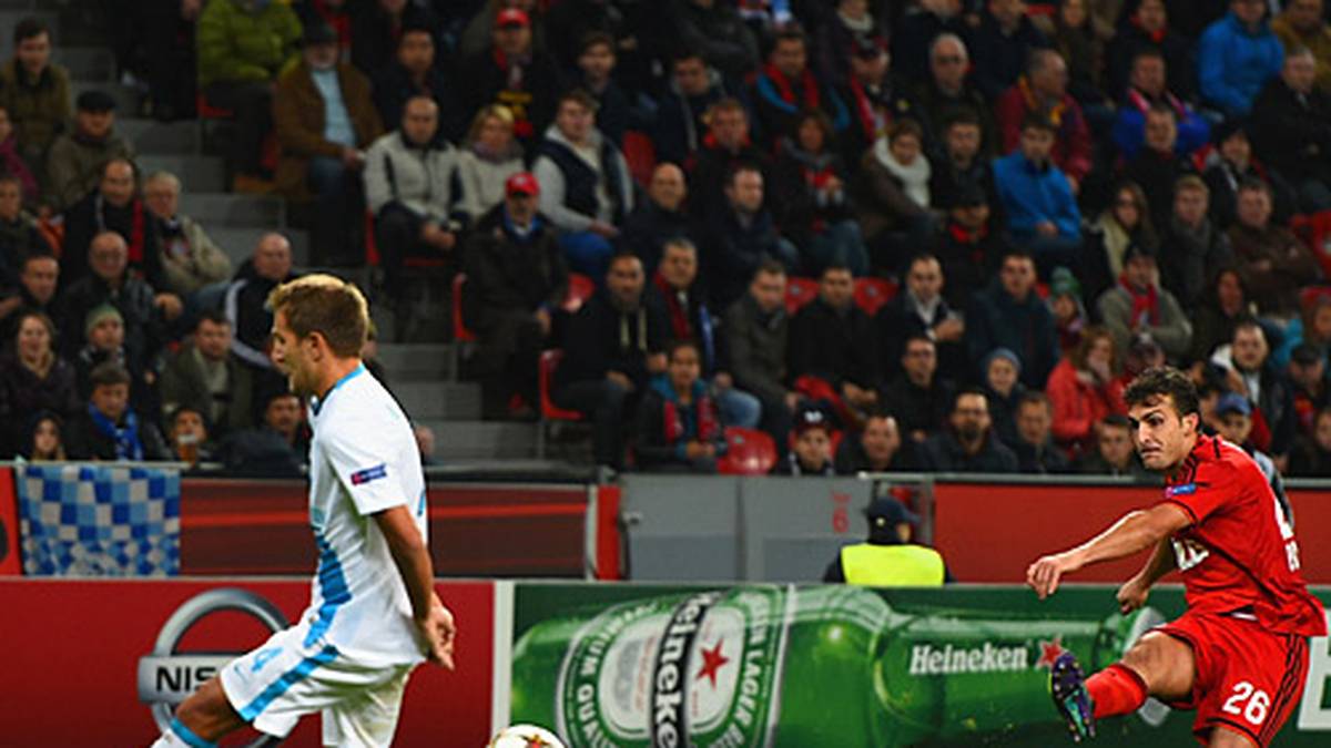 Nach Vorarbeit von Hakan Calhanoglu ist Giulio Donati (r.) in der 54. Minute mit einem Distanzsschuss zur Stelle