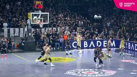 Ein unfassbarer Wurf im Spiel zwischen Belgrad und Barcelona entscheidet die Partie zu Gunsten der Spanier. 