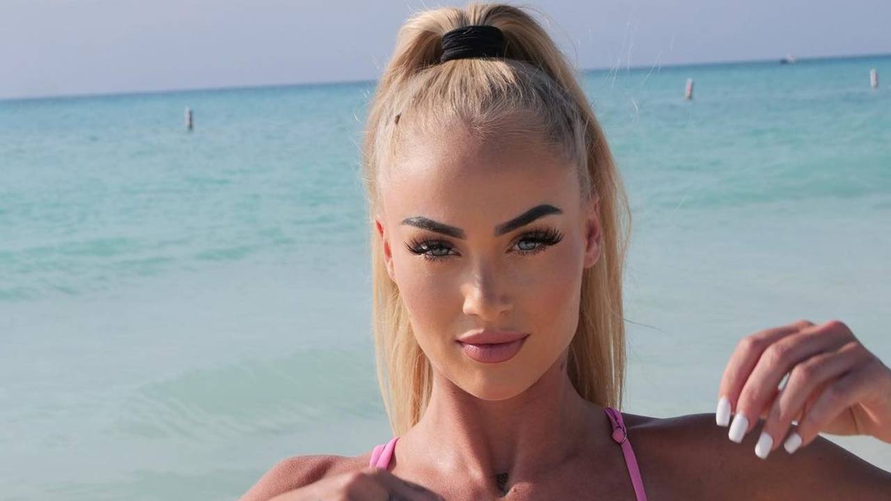 Alisha Lehmann entzückt mit Fotos im Bikini am Strand