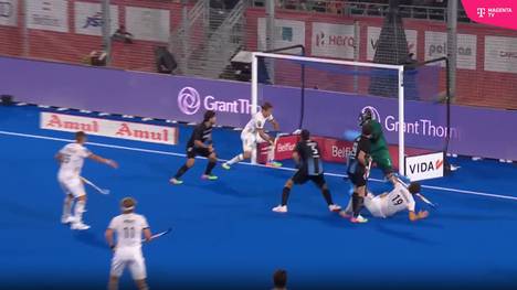 Die deutsche Hockey-Nationalmannschaft der Männer setzt sich mit 2:1 gegen Argentinien durch und steht im WM-Finale.