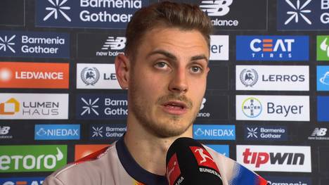 Josip Stanisic und Joshua Kimmich zeigen sich nach dem Remis gegen Leverkusen erzürnt über den VAR - und sind der Meinung, die Partie wäre ohne den Kölner Keller anders ausgegangen. 